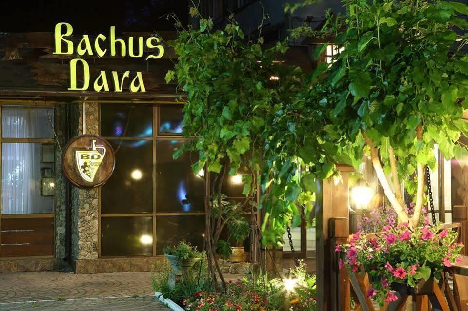 Bachus